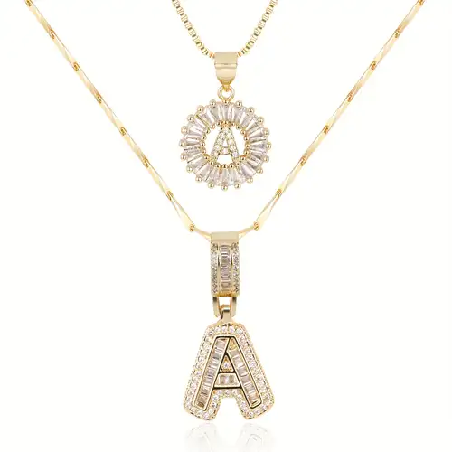 Collier avec lettre initiale en pavé | Or