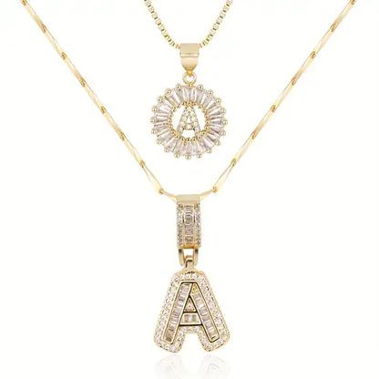 Collier avec lettre initiale en pavé | Or